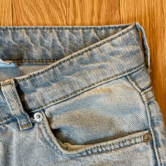 H&M &Denim 90s Boyfriend Fit Low Jeans, Blue, Light Wash, Size 2, EUC - Picture 4 of 8